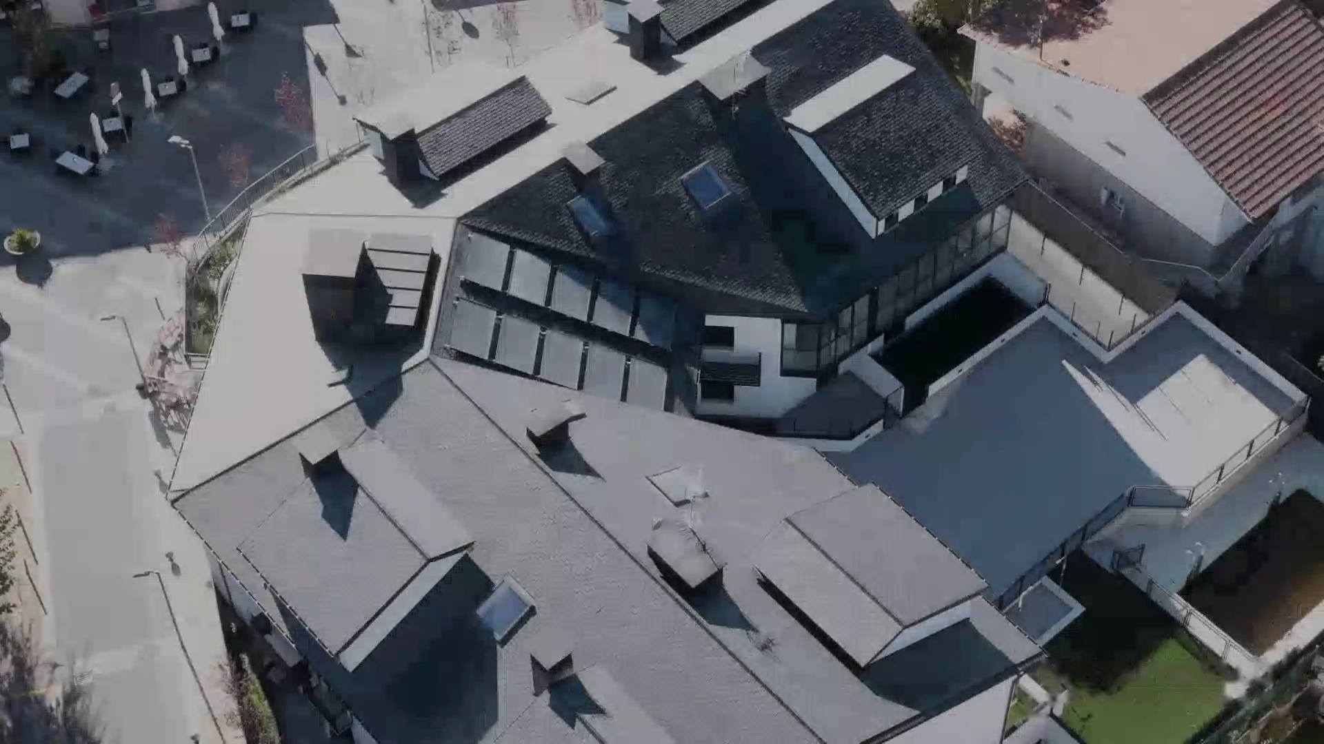 Vista aérea de viviendas unifamiliares de Nistal y Bello en la sierra de Madrid